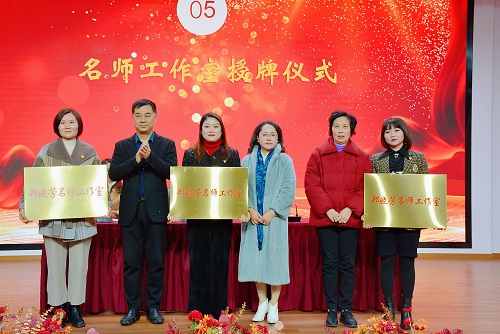 1676353629296011635.png 17.png